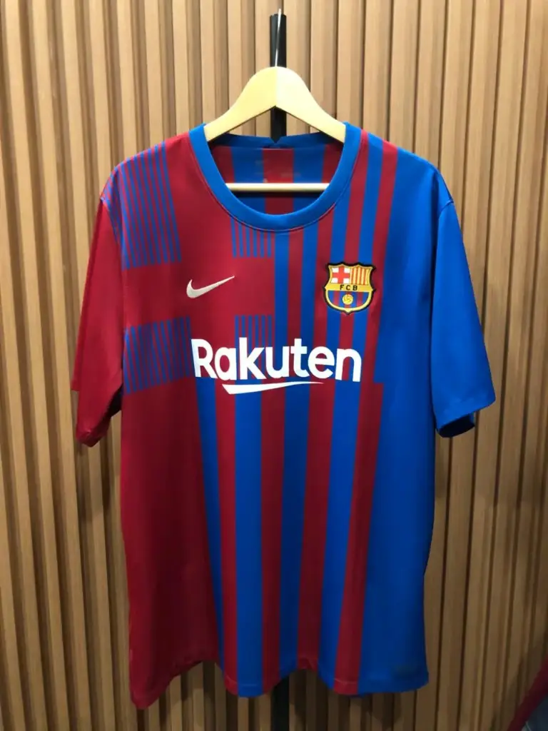 FC Barcelona Home Jersey 2021–2022 with No. 30 Gavi