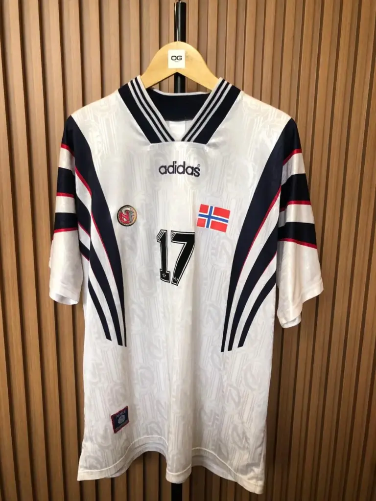 Norway Away 1996 -  #17 Ole Gunnar Solksjaer 