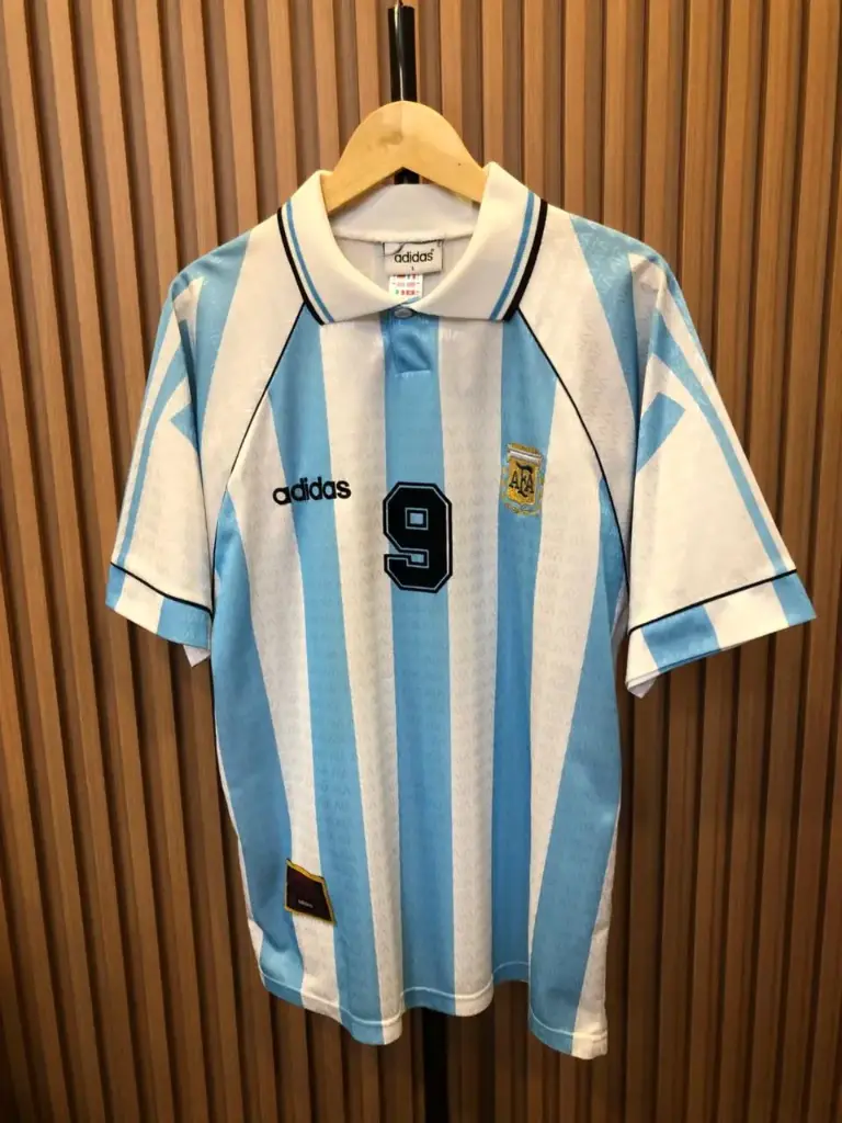 Argentina Home 1995/96 - #9 Gabriel Batistuta
