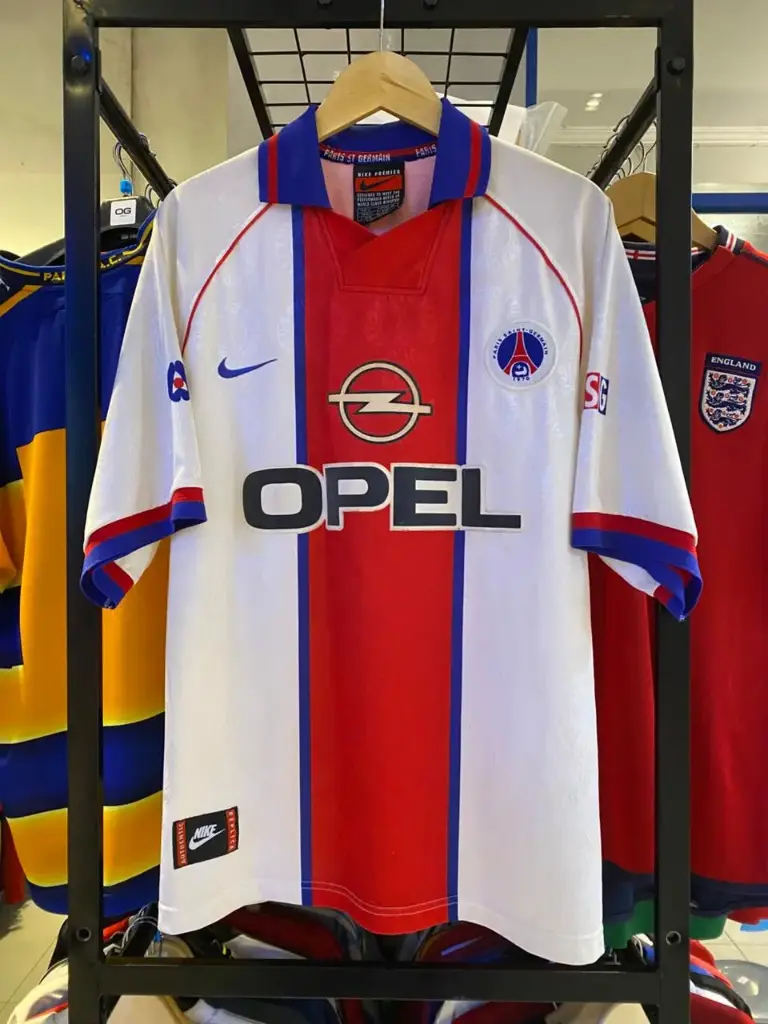 PSG 1997 Away – Leonardo #7